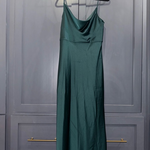 Dresses - Picture 13 of 14